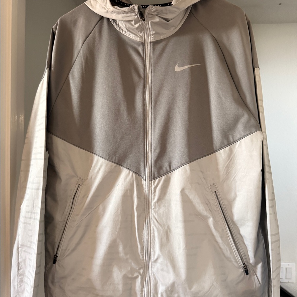 Nike Men's Two-Tone Gray Windbreaker